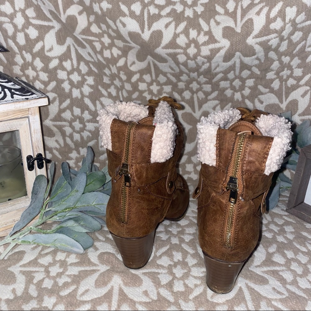 Tan booties - Picture 6 of 7